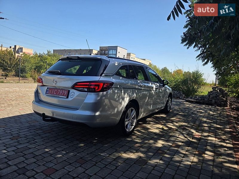 Универсал Opel Astra 2019 в Нововолынске