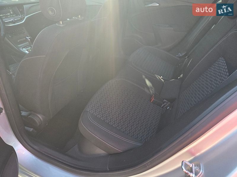 Универсал Opel Astra 2019 в Нововолынске