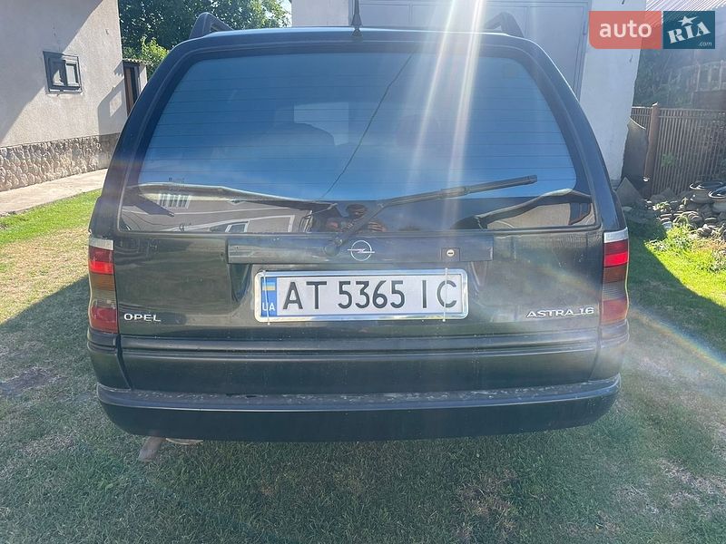 Універсал Opel Astra 1995 в Надвірній