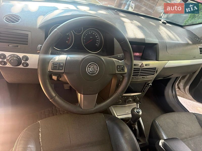 Хетчбек Opel Astra 2006 в Іршаві фото 4 Хетчбек Opel Astra 2006 в Іршаві