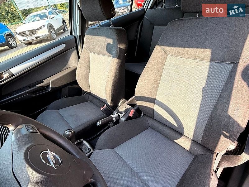 Хетчбек Opel Astra 2005 в Сумах