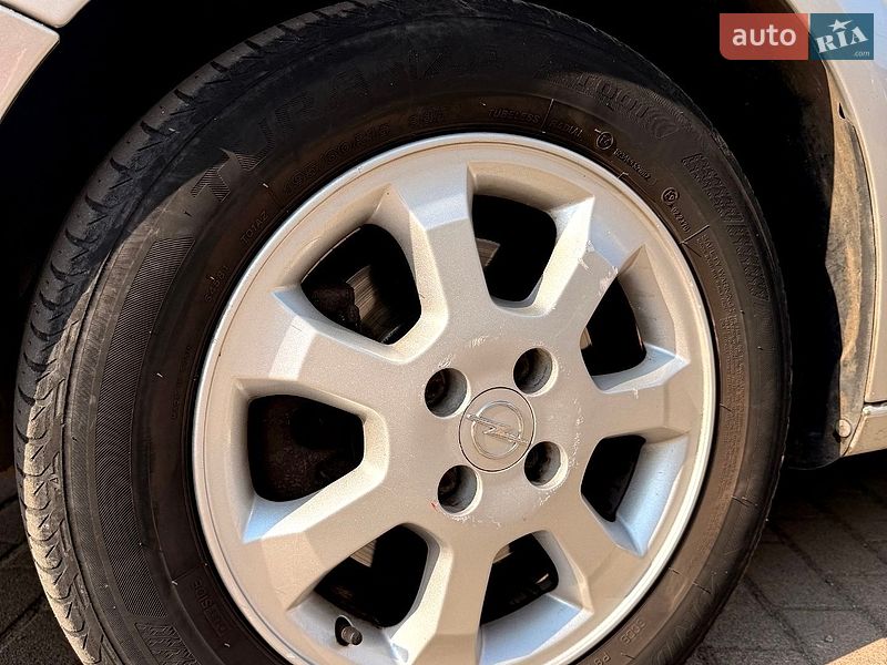 Хетчбек Opel Astra 2005 в Сумах