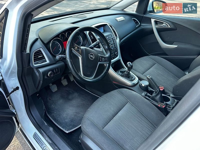 Хэтчбек Opel Astra 2010 в Николаеве
