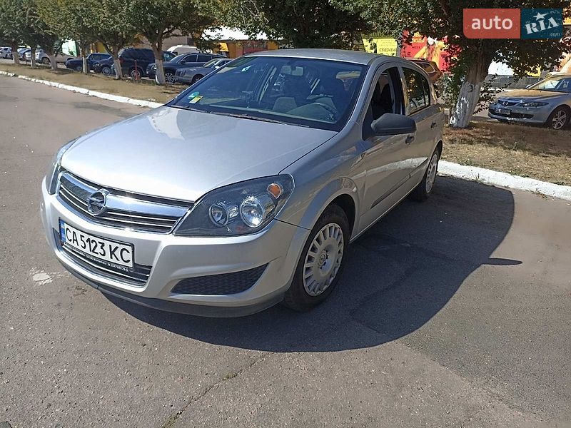 Седан Opel Astra 2009 в Черкассах фото Седан Opel Astra 2009 в Черкассах