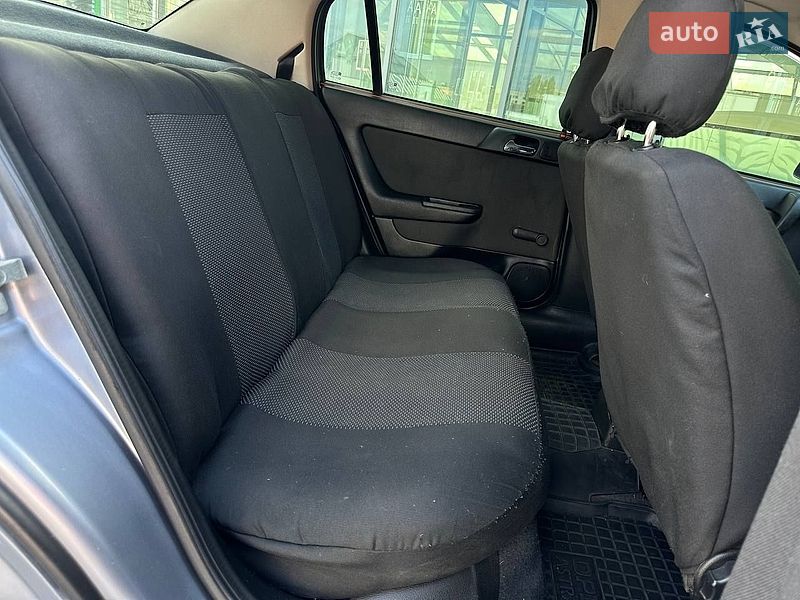 Седан Opel Astra 2006 в Києві