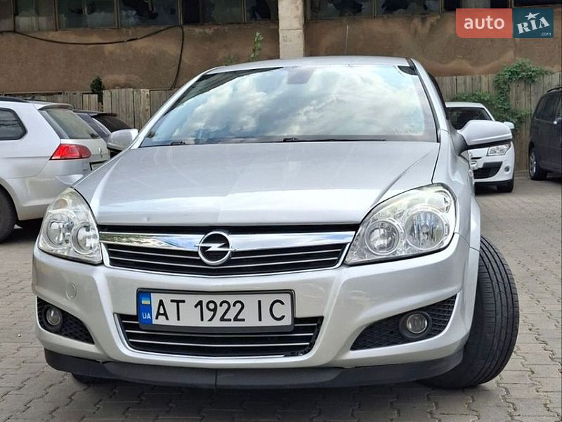 Хетчбек Opel Astra 2009 в Чернівцях
