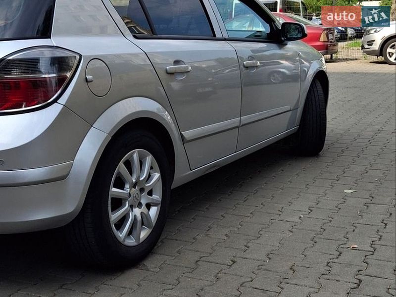 Хетчбек Opel Astra 2009 в Чернівцях