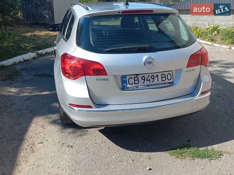 Універсал Opel Astra 2014 в Прилуках