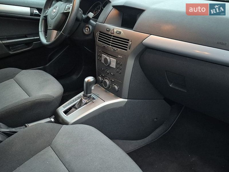 Хэтчбек Opel Astra 2006 в Луцке