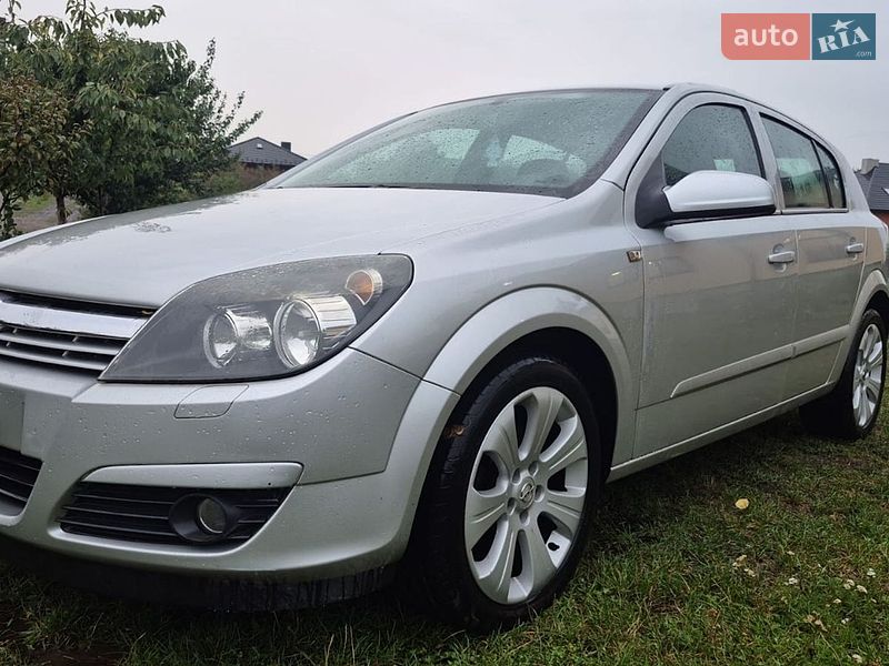 Хэтчбек Opel Astra 2006 в Луцке