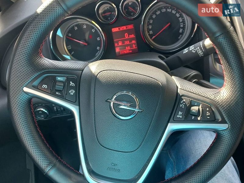Універсал Opel Astra 2014 в Прилуках