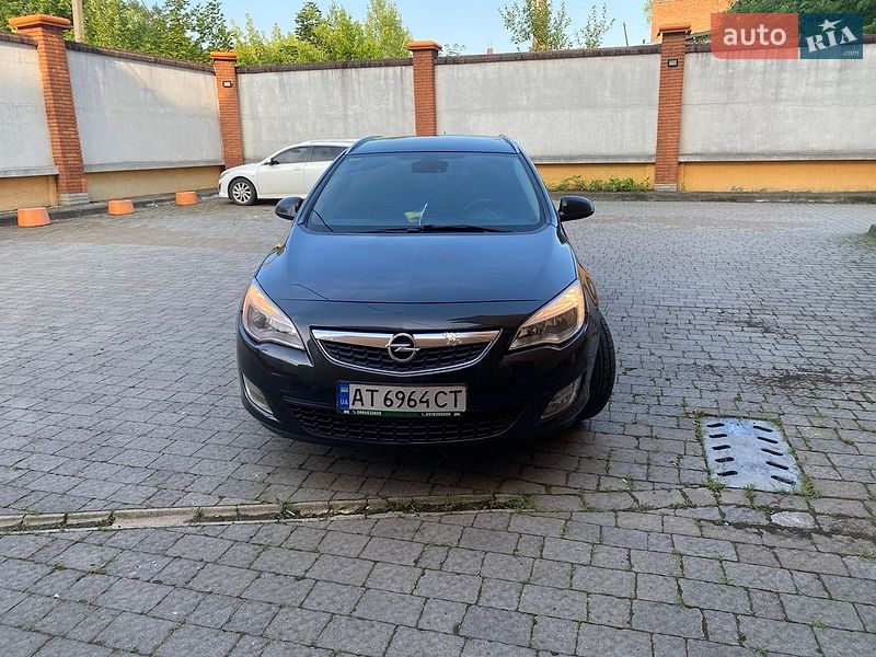 Opel Astra 2012