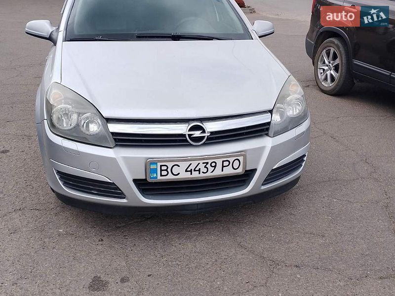 Хэтчбек Opel Astra 2004 в Дрогобыче