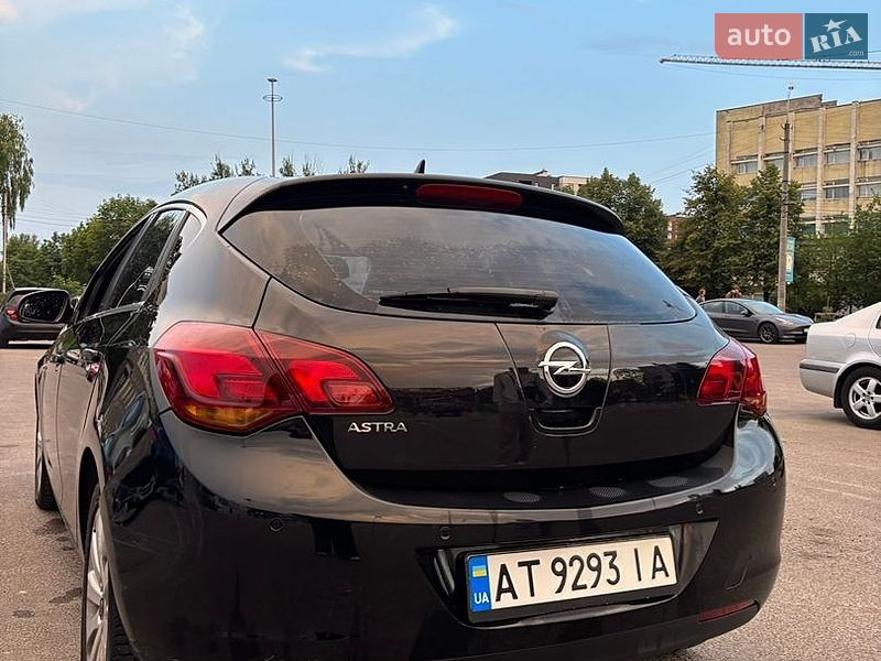 Хэтчбек Opel Astra 2010 в Львове