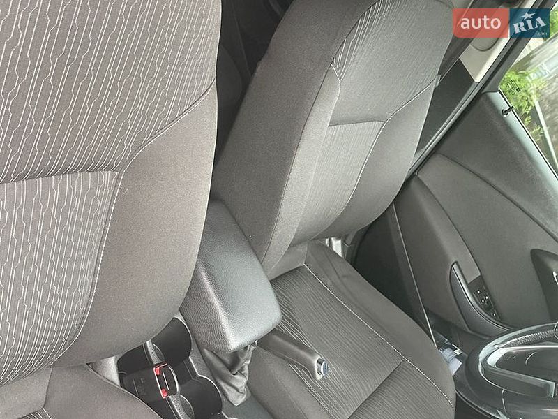 Універсал Opel Astra 2016 в Житомирі