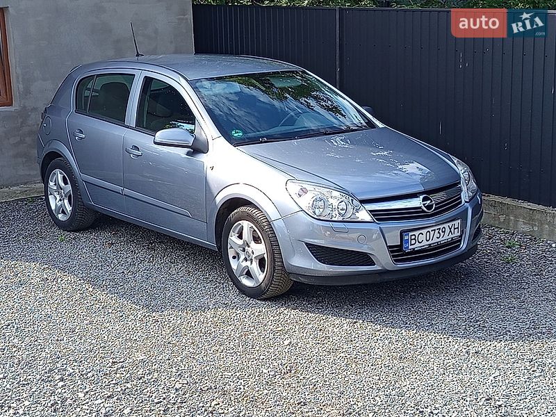 Хэтчбек Opel Astra 2007 в Самборе