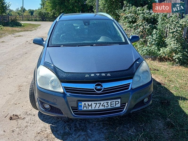 Универсал Opel Astra 2007 в Олевске