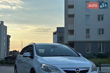Універсал Opel Astra 2012 в Івано-Франківську