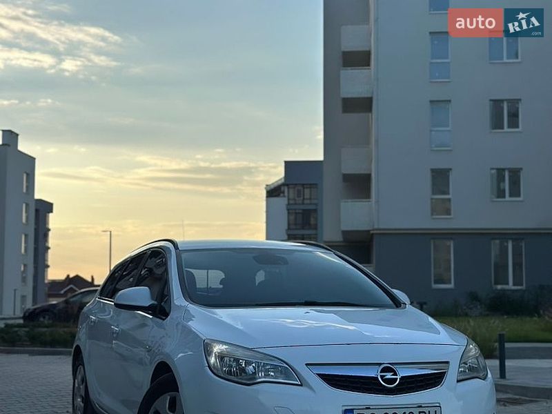 Opel Astra 2012
