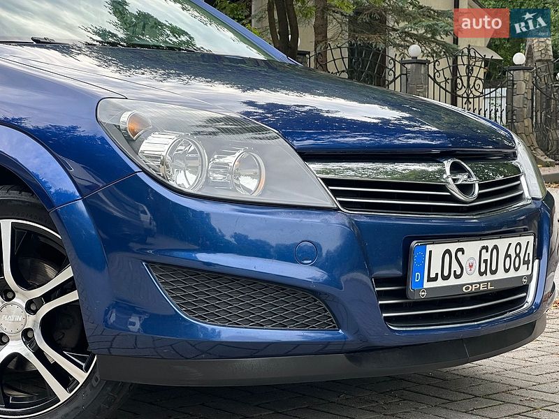 Універсал Opel Astra 2010 в Дрогобичі