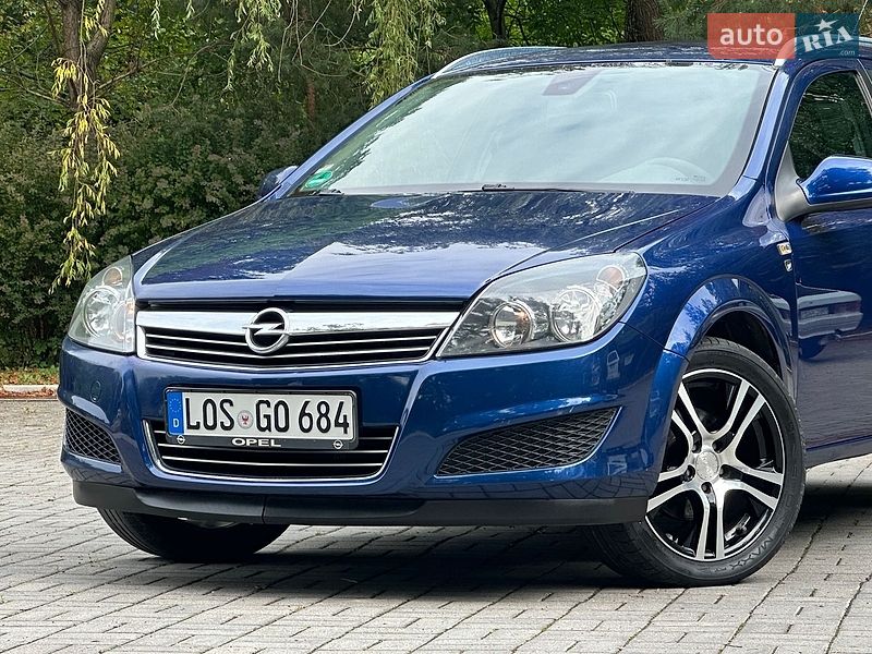 Універсал Opel Astra 2010 в Дрогобичі
