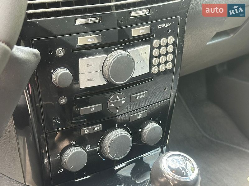 Універсал Opel Astra 2010 в Дрогобичі