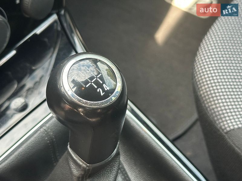 Універсал Opel Astra 2010 в Дрогобичі