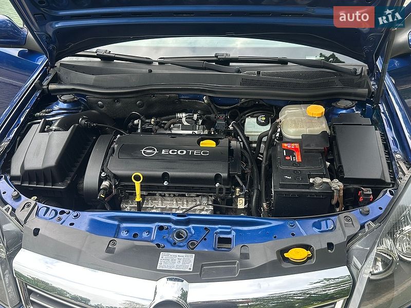 Універсал Opel Astra 2010 в Дрогобичі