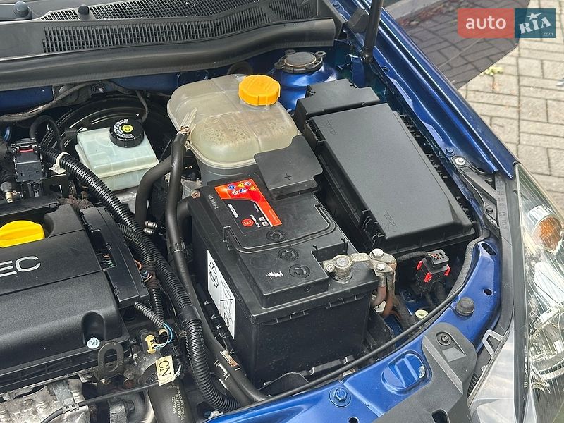 Універсал Opel Astra 2010 в Дрогобичі