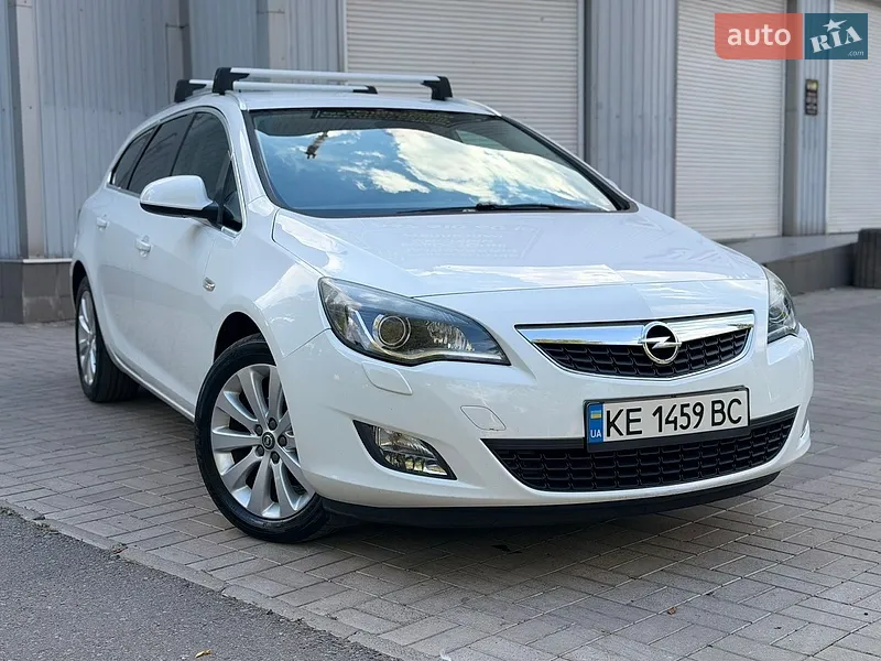 Opel Astra 2012