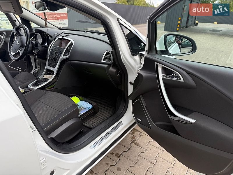 Універсал Opel Astra 2011 в Шептицькому