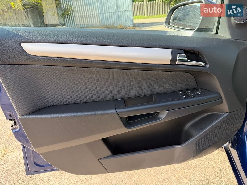 Універсал Opel Astra 2007 в Лубнах