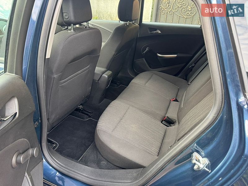 Хетчбек Opel Astra 2011 в Охтирці