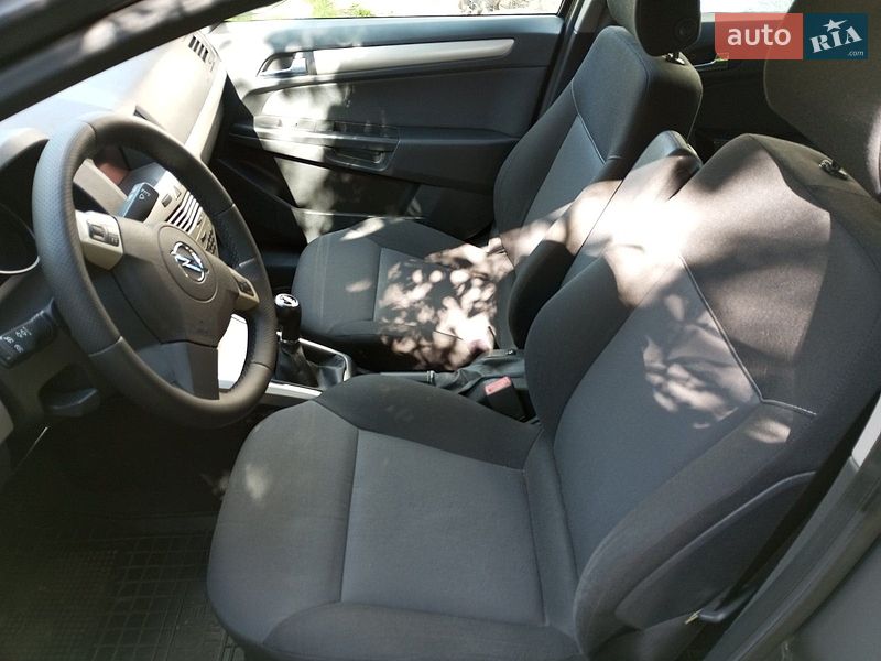 Універсал Opel Astra 2007 в Самборі