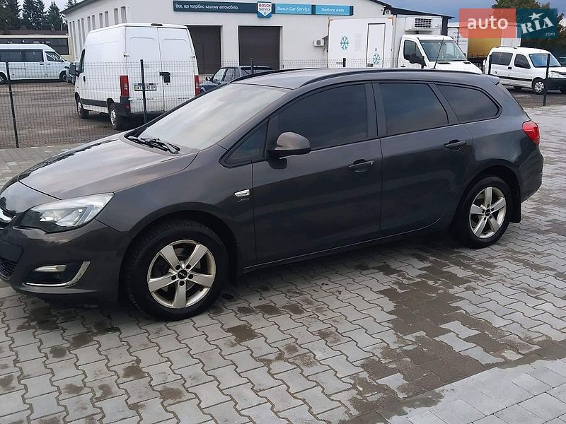 Універсал Opel Astra 2013 в Рокитному