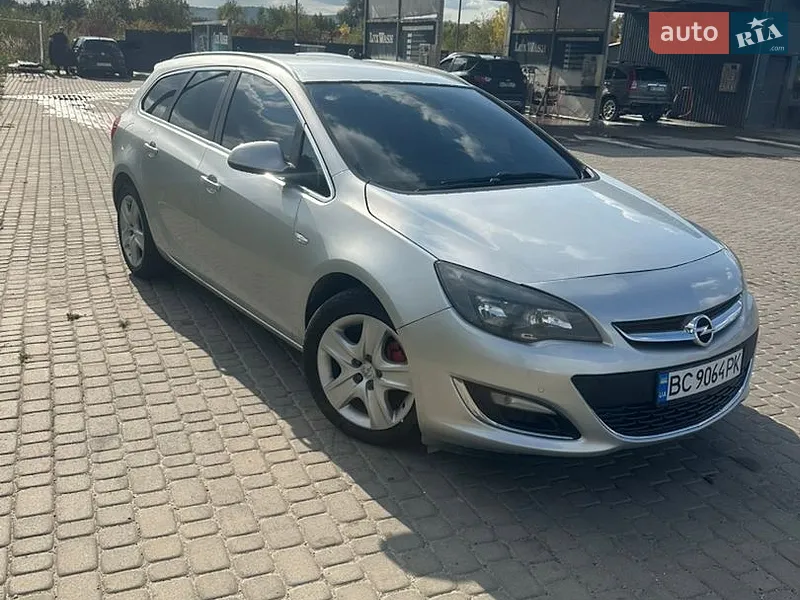 Opel Astra 2012