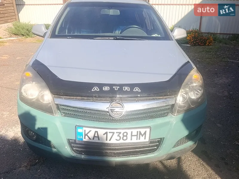 Opel Astra 2011