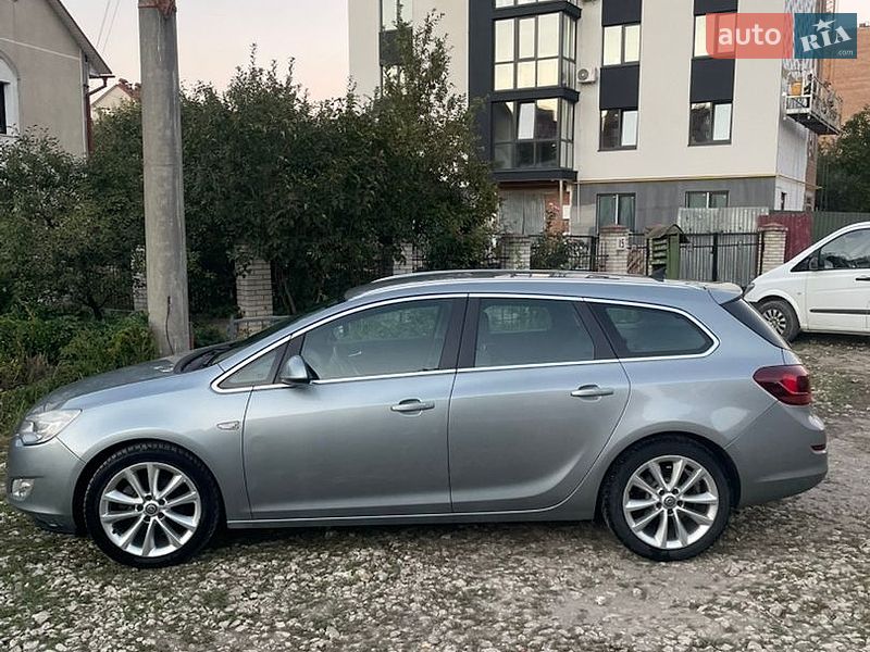 Универсал Opel Astra 2011 в Тернополе