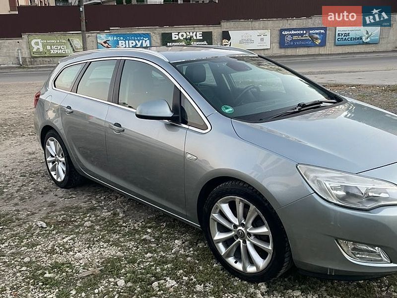 Универсал Opel Astra 2011 в Тернополе