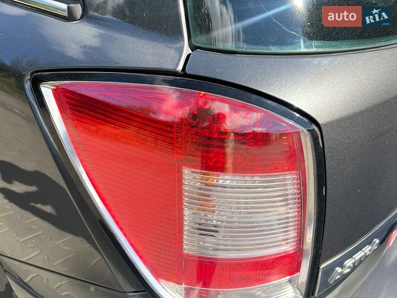 Універсал Opel Astra 2010 в Хмельницькому