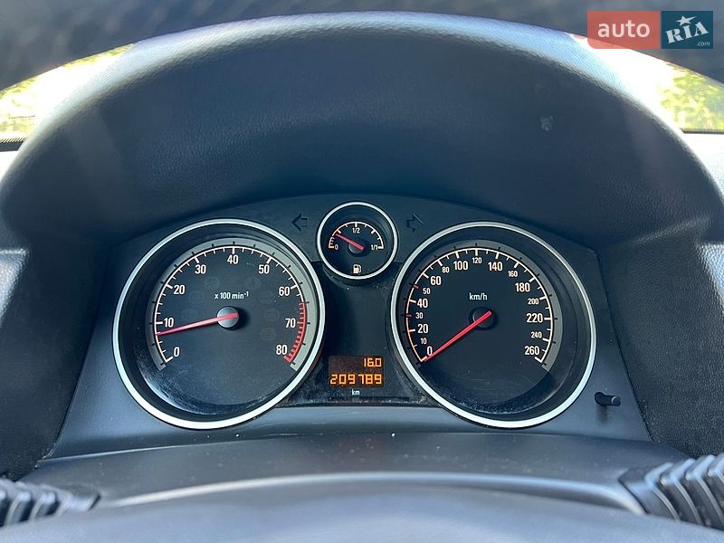 Універсал Opel Astra 2010 в Хмельницькому