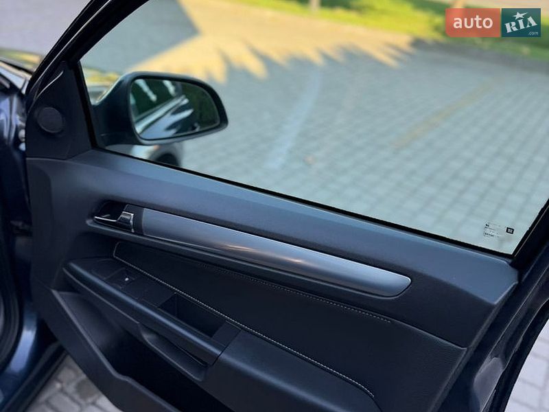Універсал Opel Astra 2010 в Луцьку