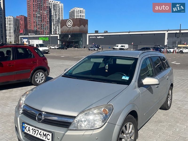 Універсал Opel Astra 2004 в Києві