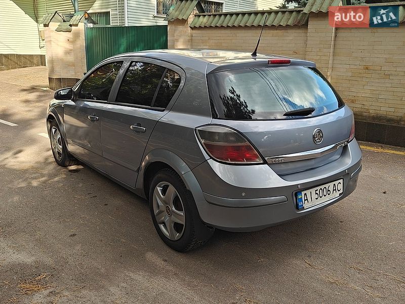 Хэтчбек Opel Astra 2007 в Киеве