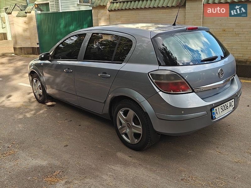 Хэтчбек Opel Astra 2007 в Киеве