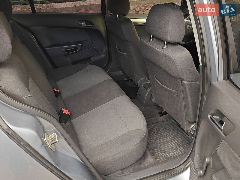 Хэтчбек Opel Astra 2007 в Киеве