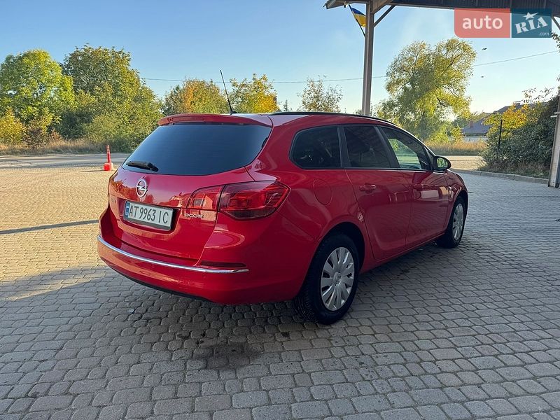 Універсал Opel Astra 2012 в Коломиї