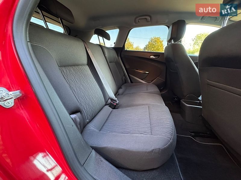 Універсал Opel Astra 2012 в Коломиї