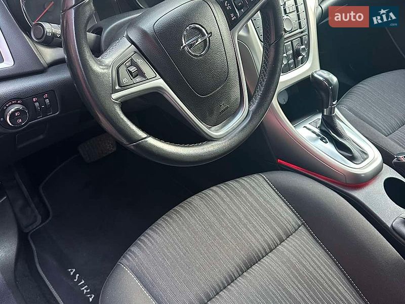 Хэтчбек Opel Astra 2010 в Львове