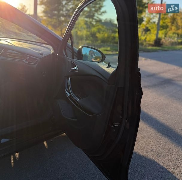 Универсал Opel Astra 2017 в Киеве